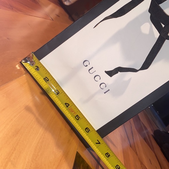 NEW GUCCI GIFT BAG - Picture 3 of 5
